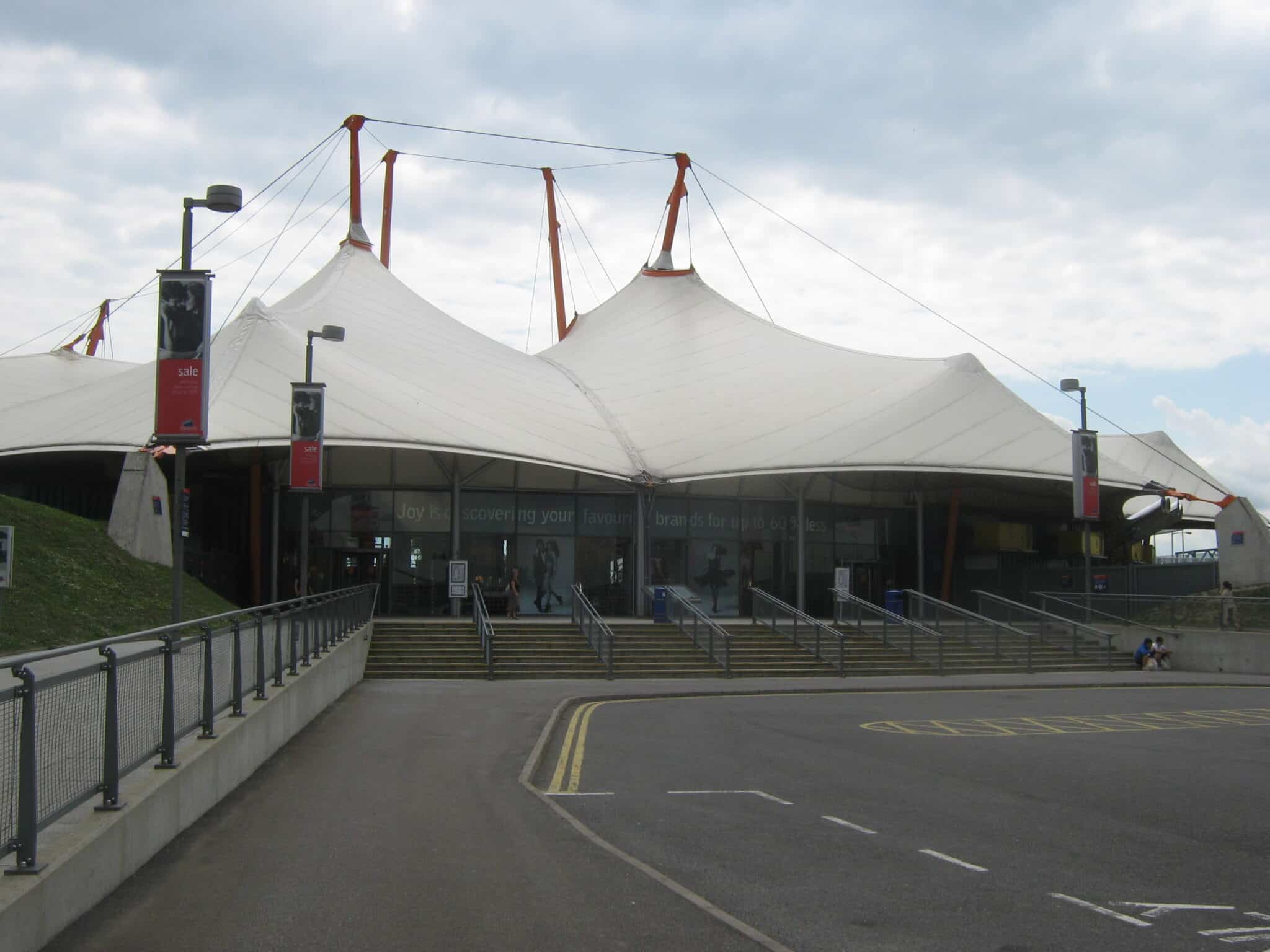 Entrance to Ashford Designer Outlet
